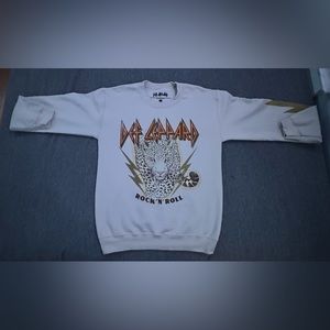 Def Leppard crew neck sweater: size small
